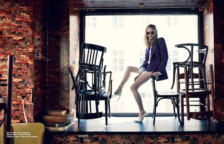 Shirt & shoess / Saint Laurent Paris Blazer & shorts / Vivienne Westwood Sunglasses / Mykita x Maison Martin Margiela