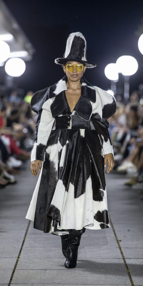 Ania Marincek and Lora Sonney from HEAD – Geneve. Photo by Alexander Palacio.