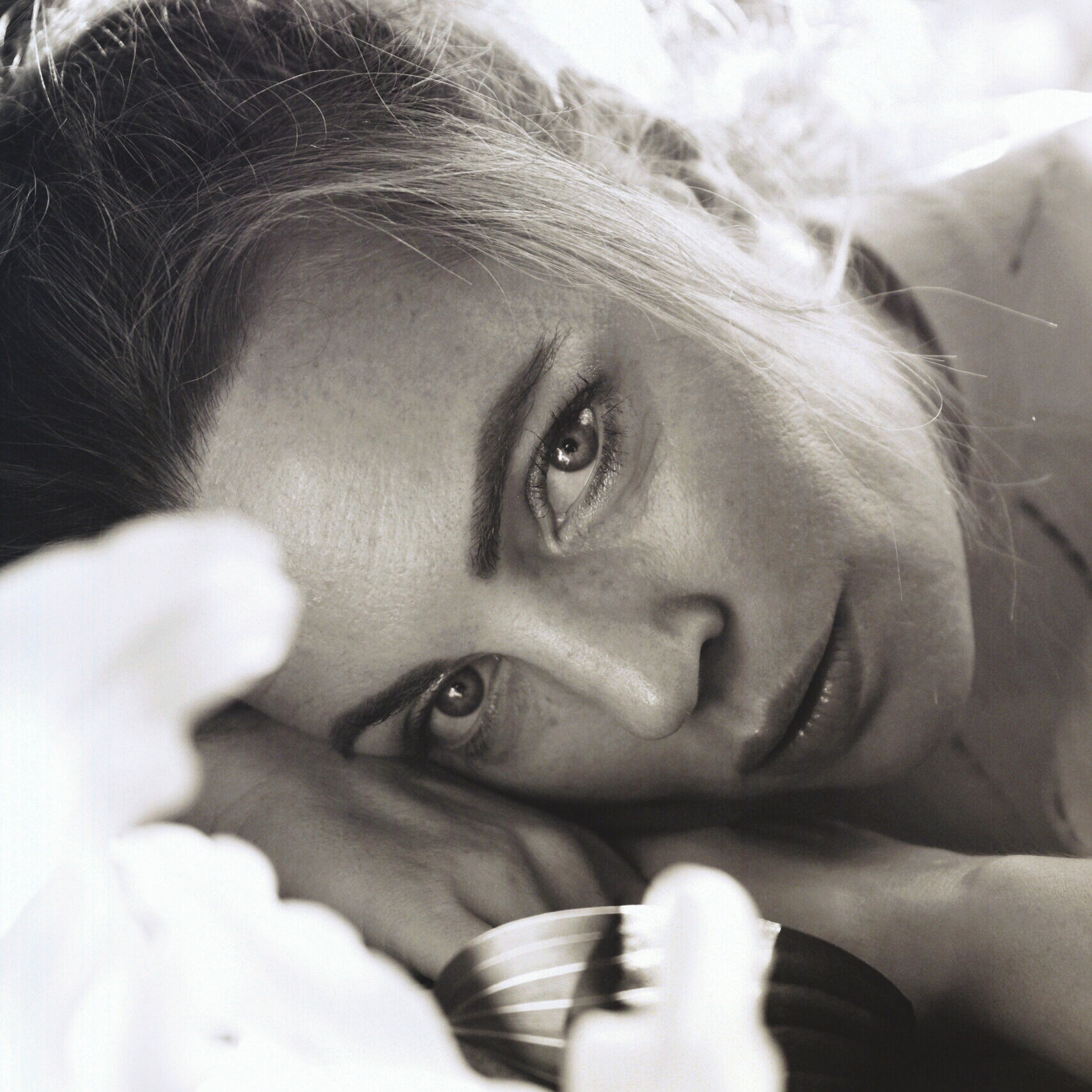 Schön! 40 digital cover | melissa george