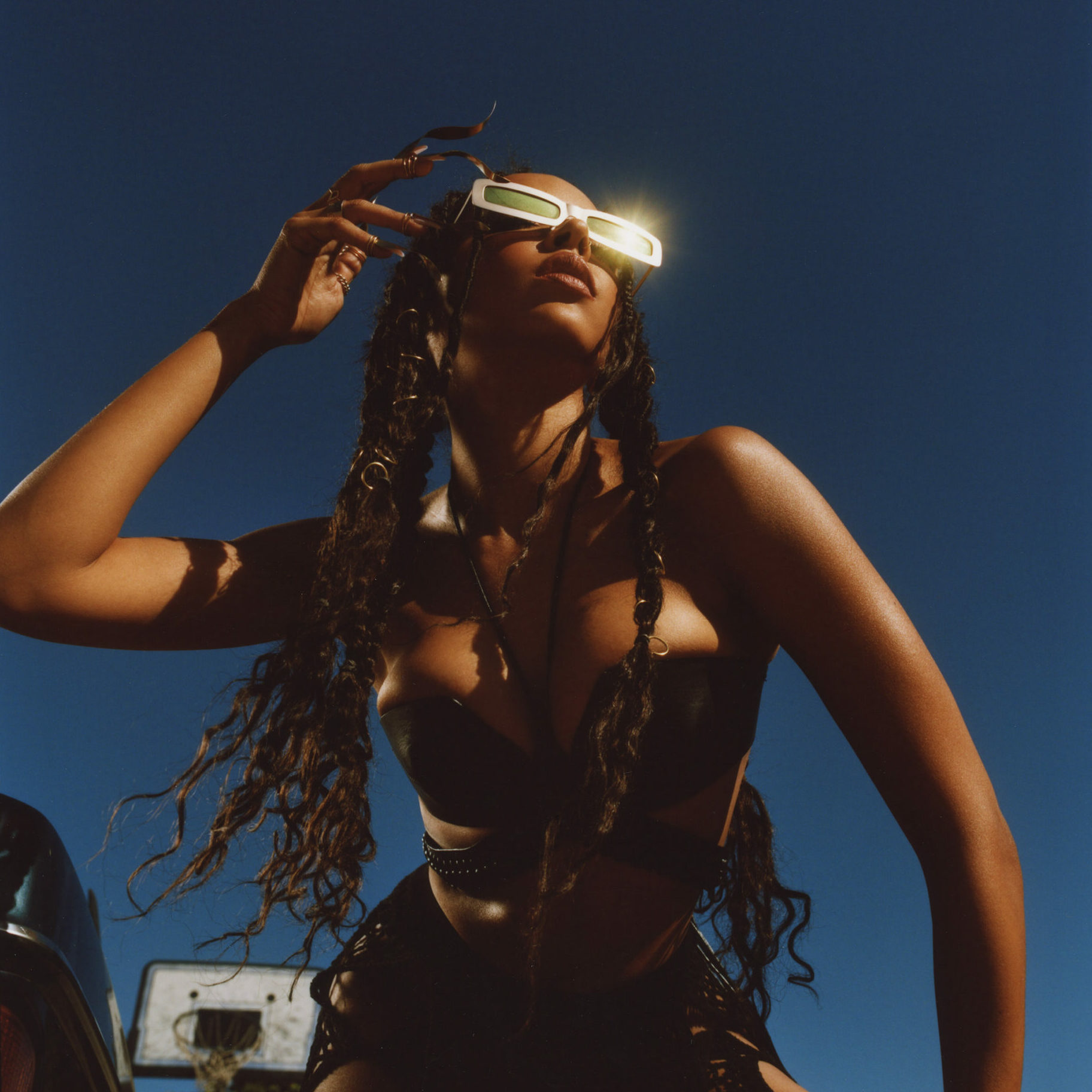 Schön! 40 digital cover | tinashe