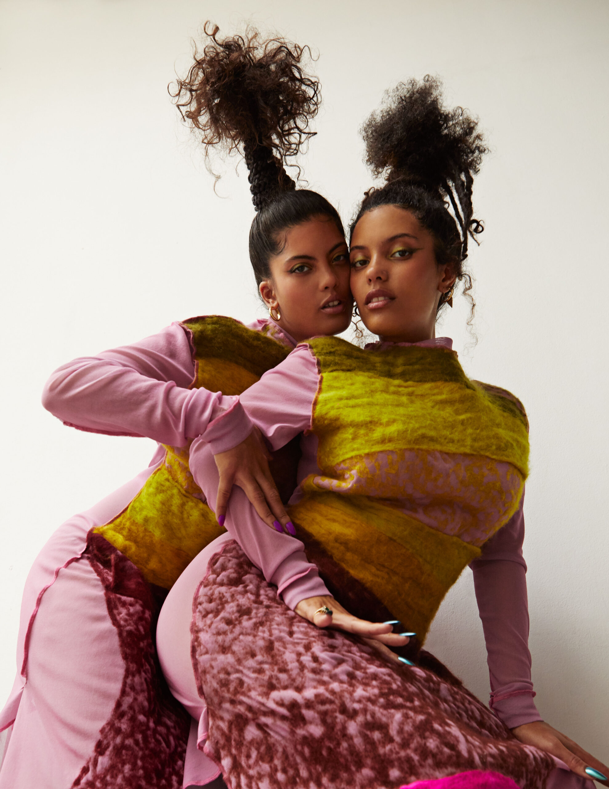 Schön! 41 digital cover | ibeyi