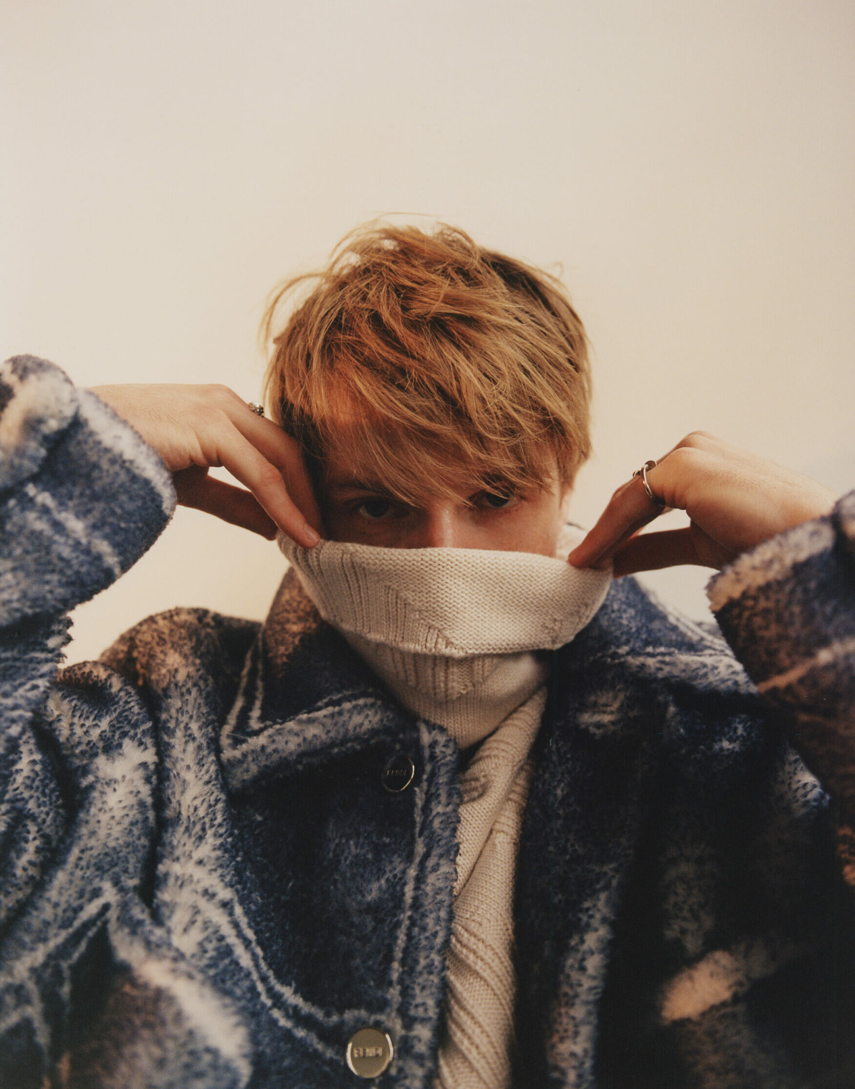 Schön! 45 digital cover | louis hofmann in Fendi + Cartier