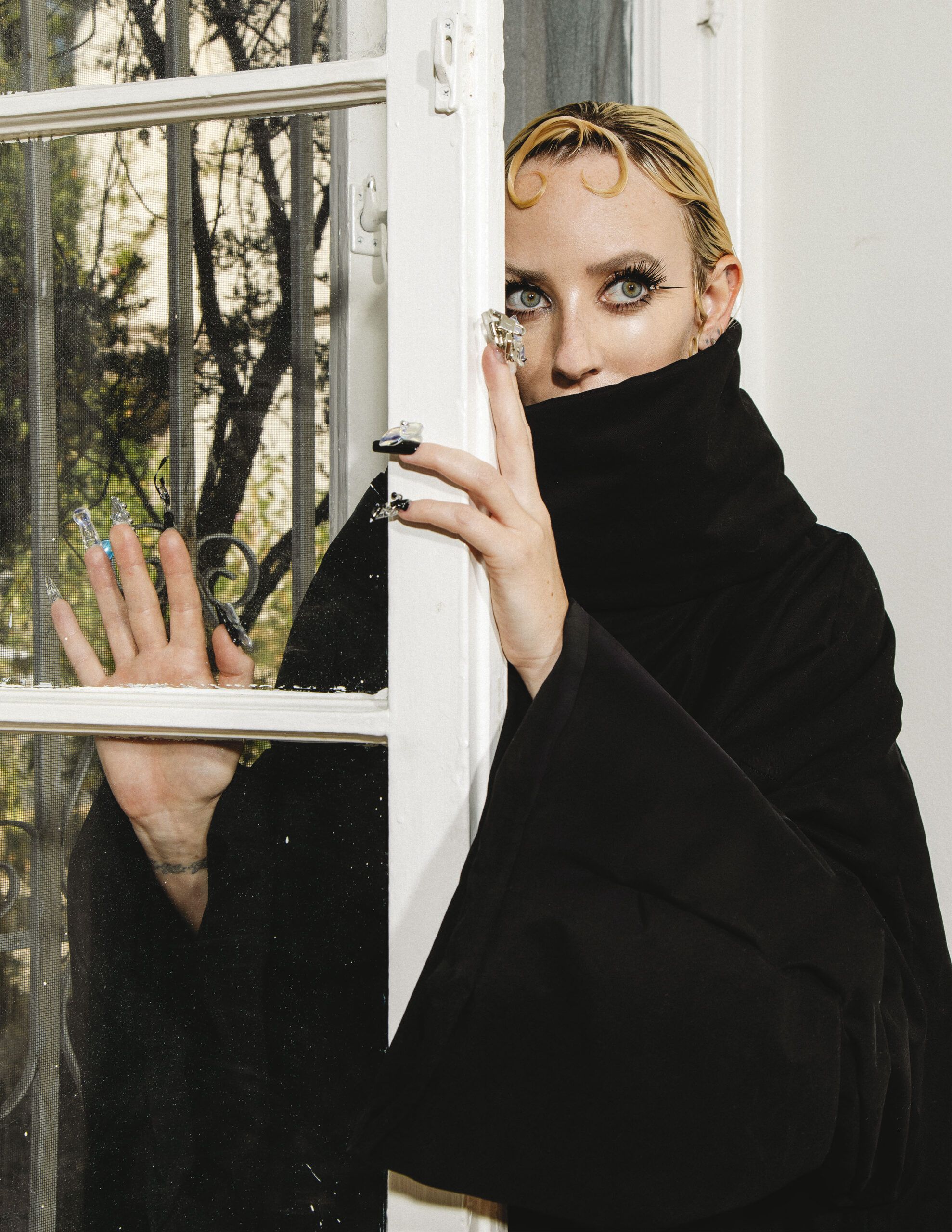 Schön! 47 | jordan rondel wearing Ocean Savage