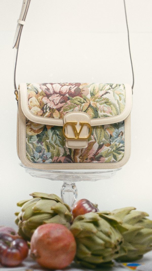 Schön! gift guide | valentino