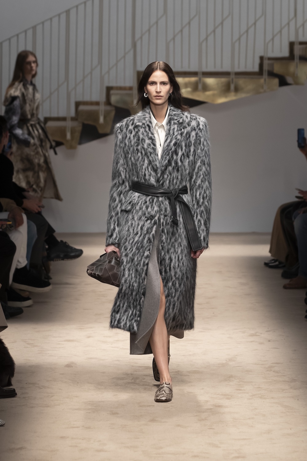 TOD’S_WOMEN’S_FW_25-26_LOOK_15