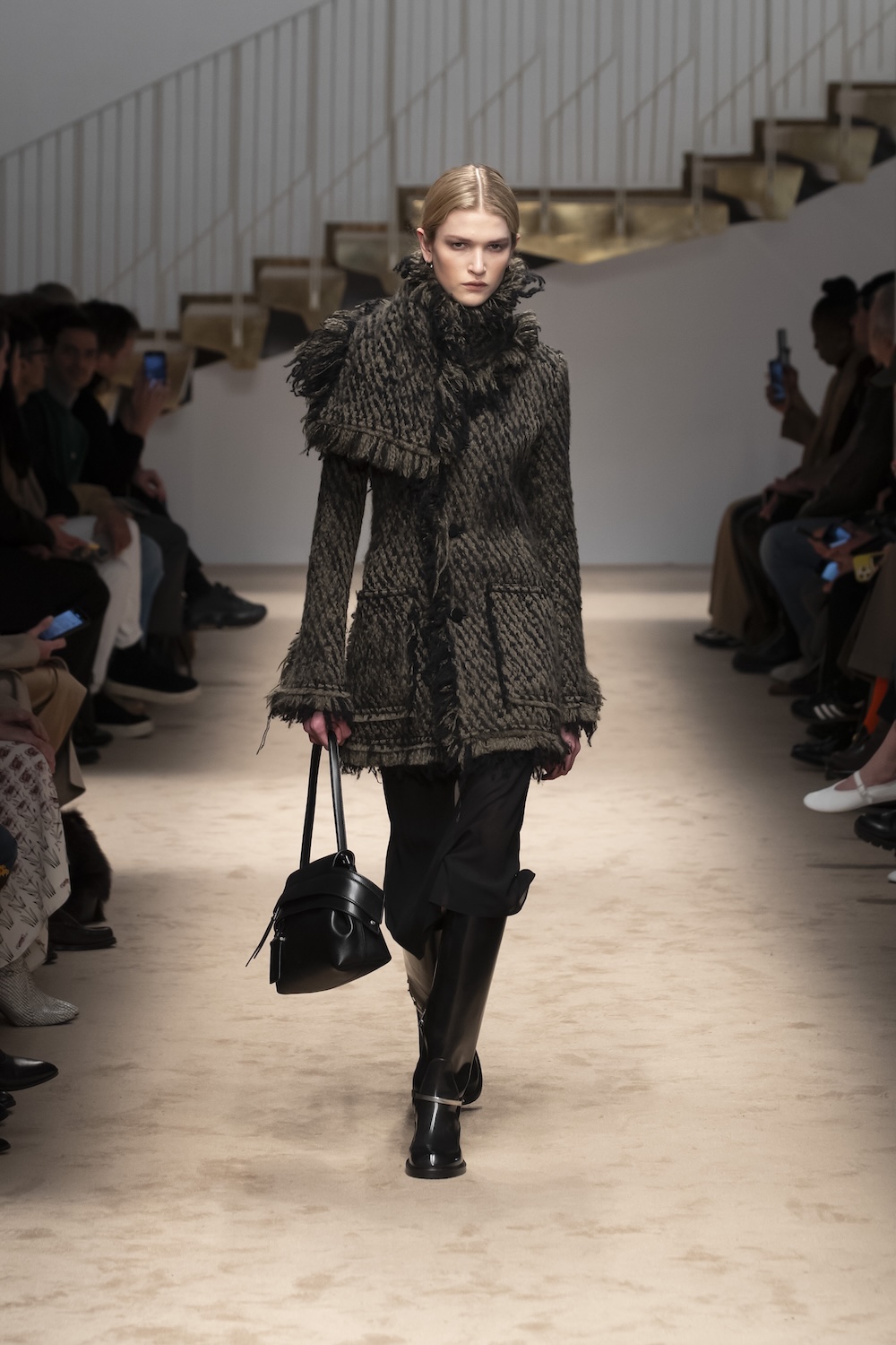 TOD’S_WOMEN’S_FW_25-26_LOOK_24