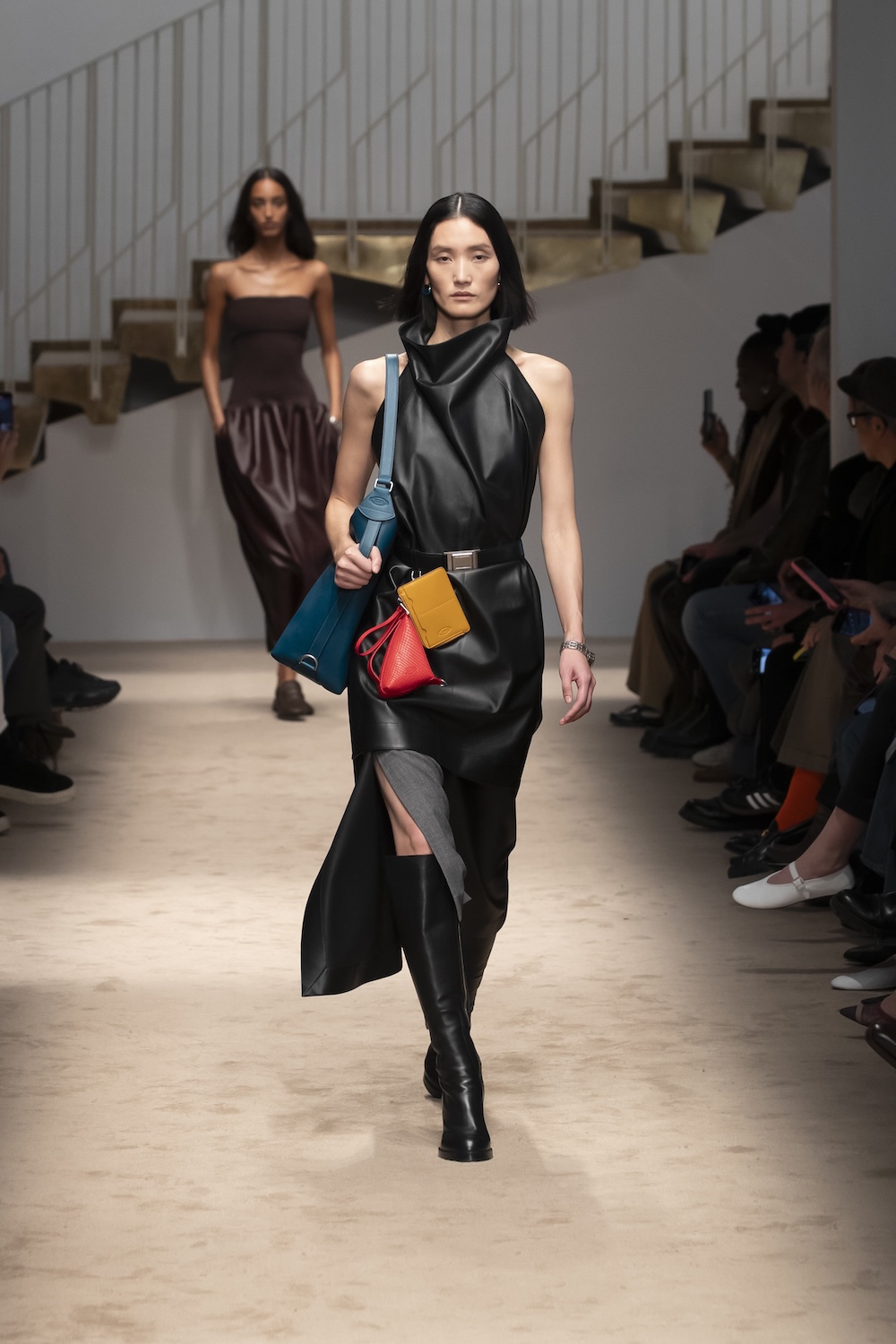 TOD’S_WOMEN’S_FW_25-26_LOOK_38