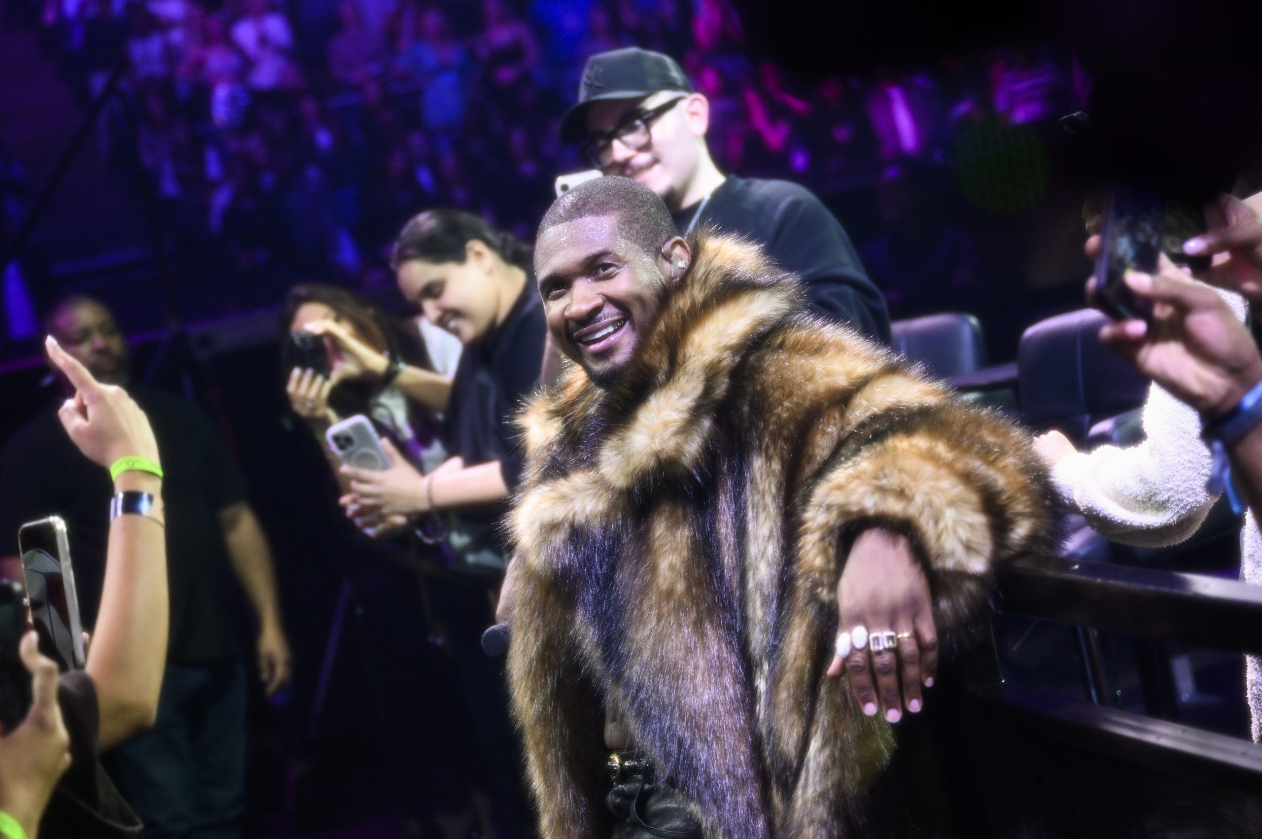 LONDON, ENGLAND - APRIL 01: Usher performs on stage at The O2 Arena on April 01, 2025 in London, England. (Photo by Gareth Cattermole/Getty Images For Usher)