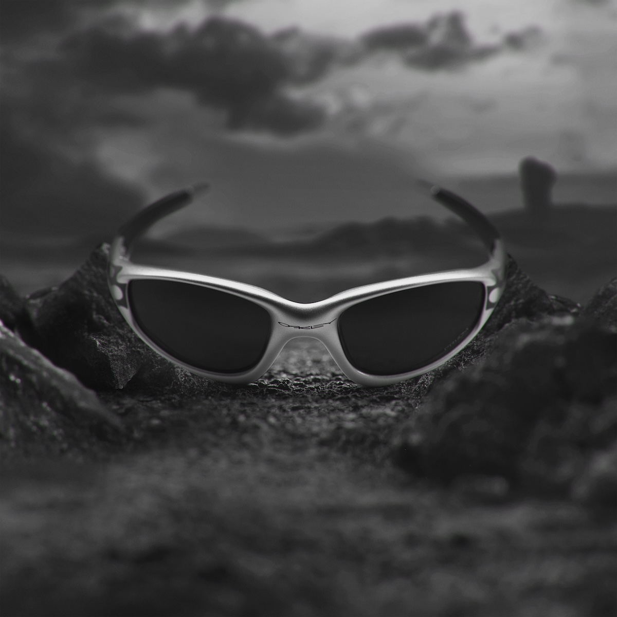 oakley | the muzm straight jacket 99 | Schön! Magazine