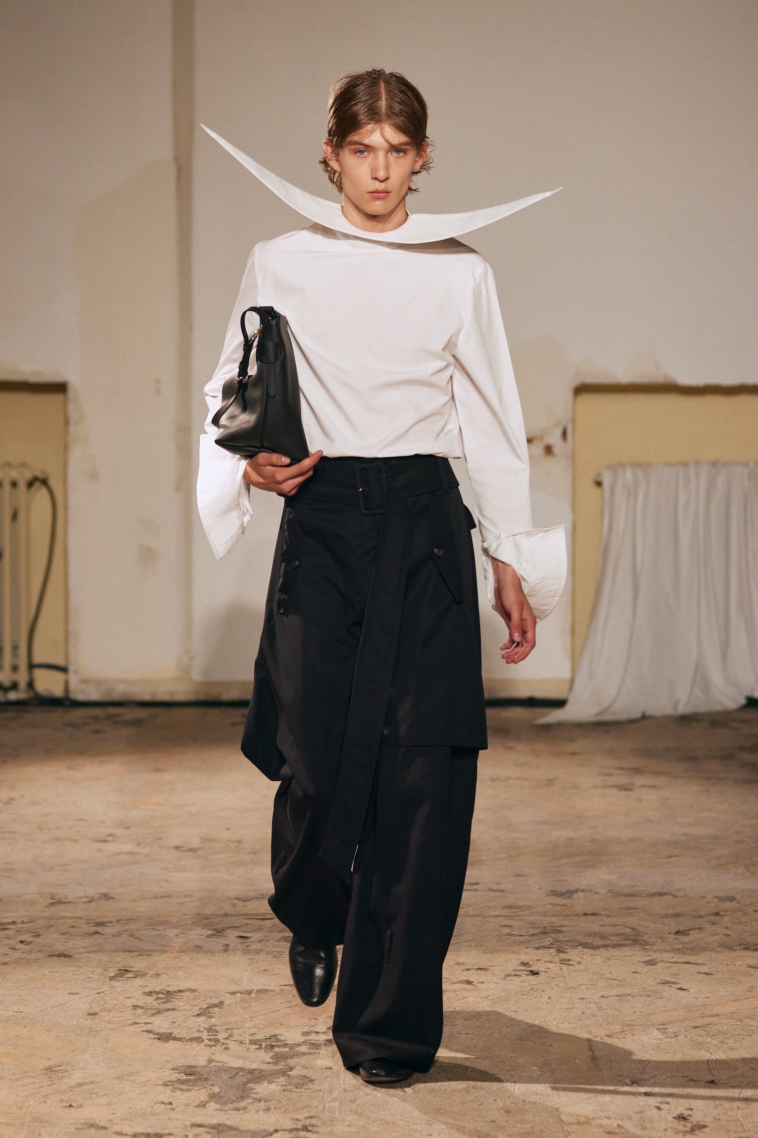 Egonlab_ss26_runway_press_look02