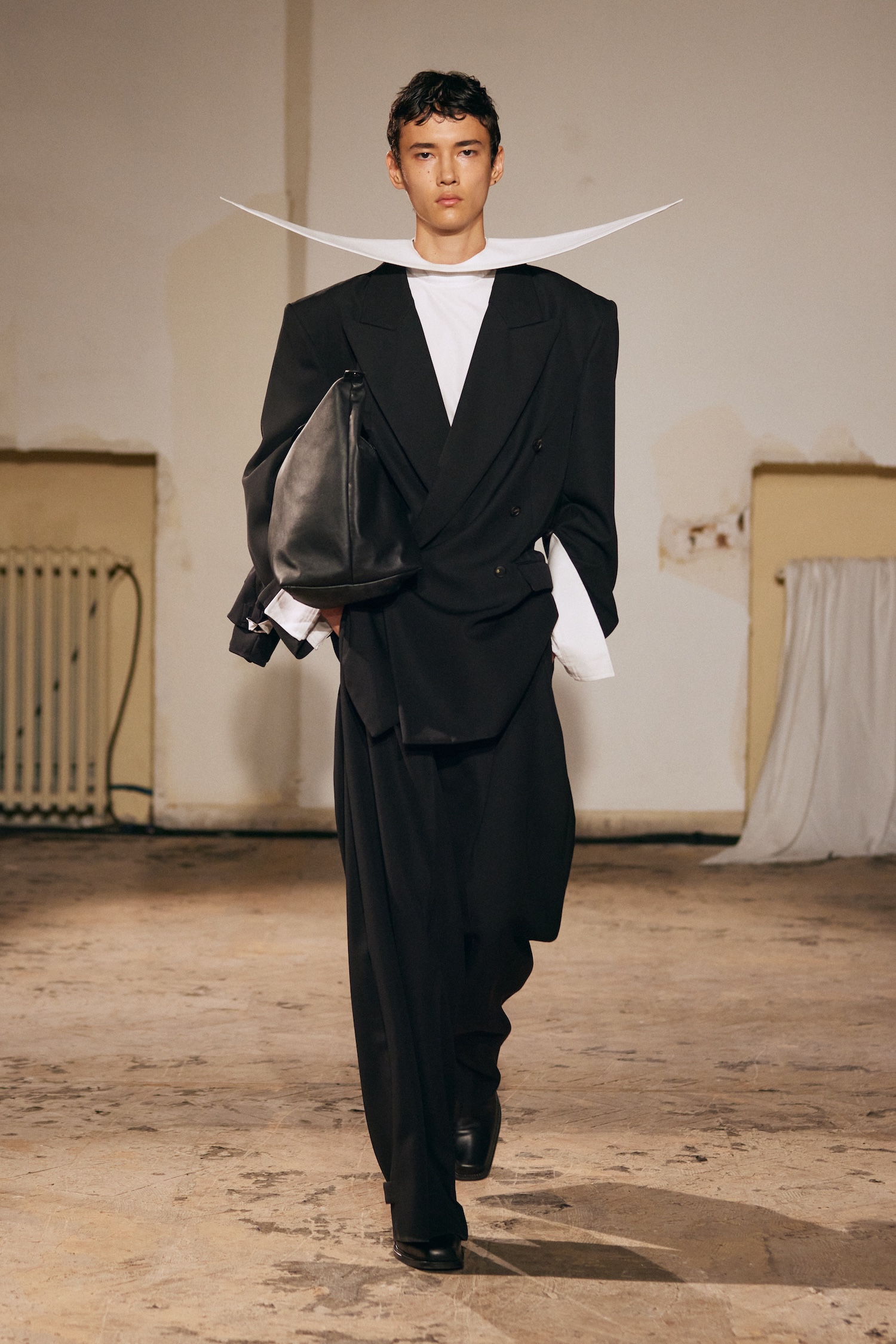 Egonlab_ss26_runway_press_look04