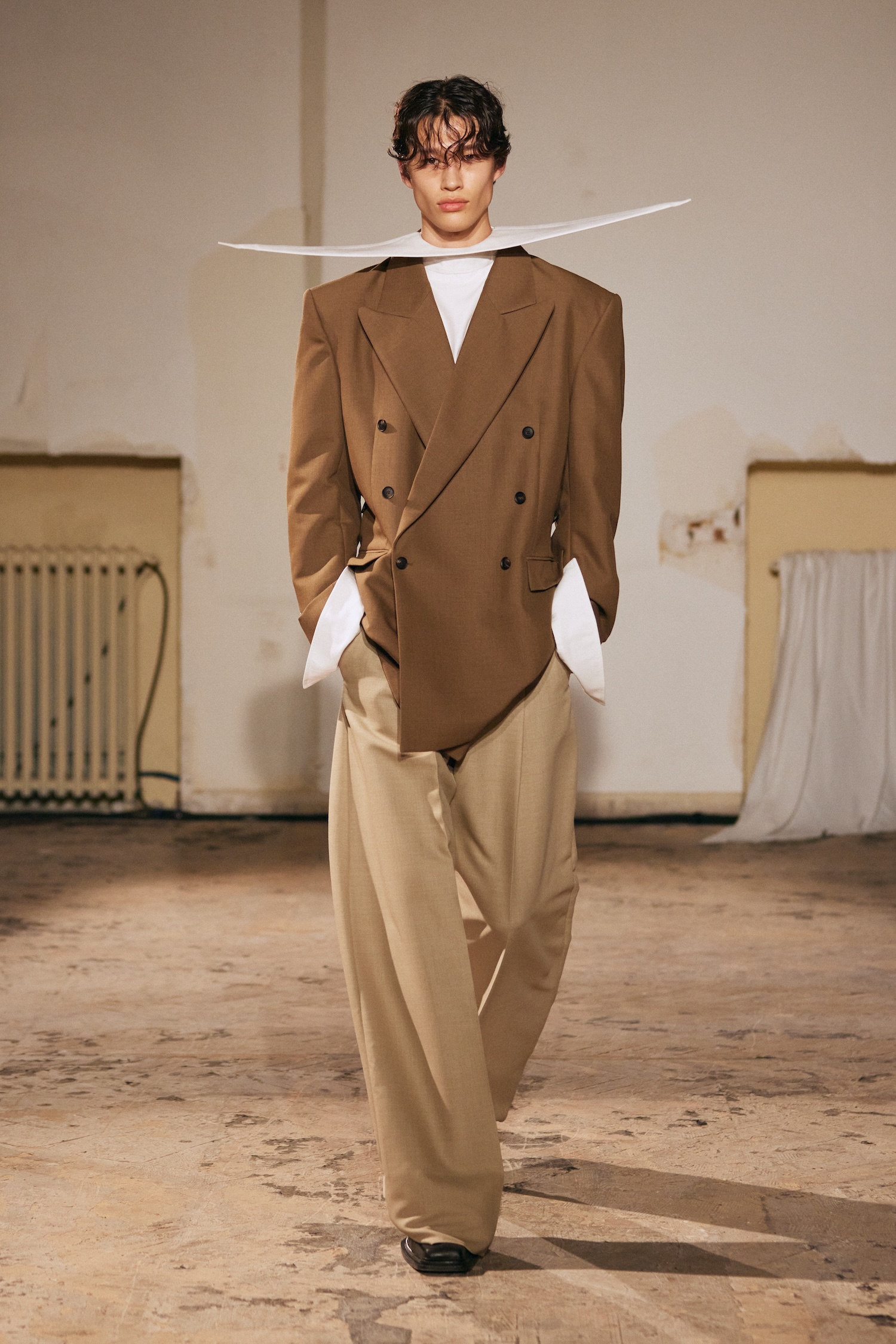 Egonlab_ss26_runway_press_look12