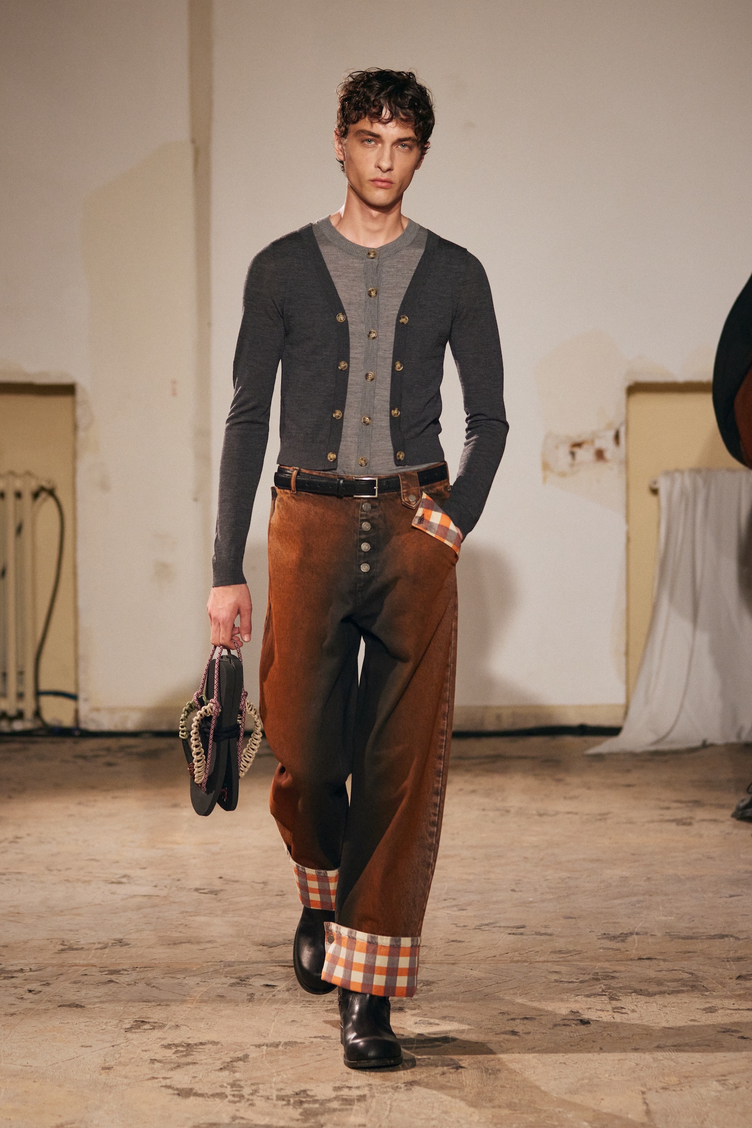 Egonlab_ss26_runway_press_look16
