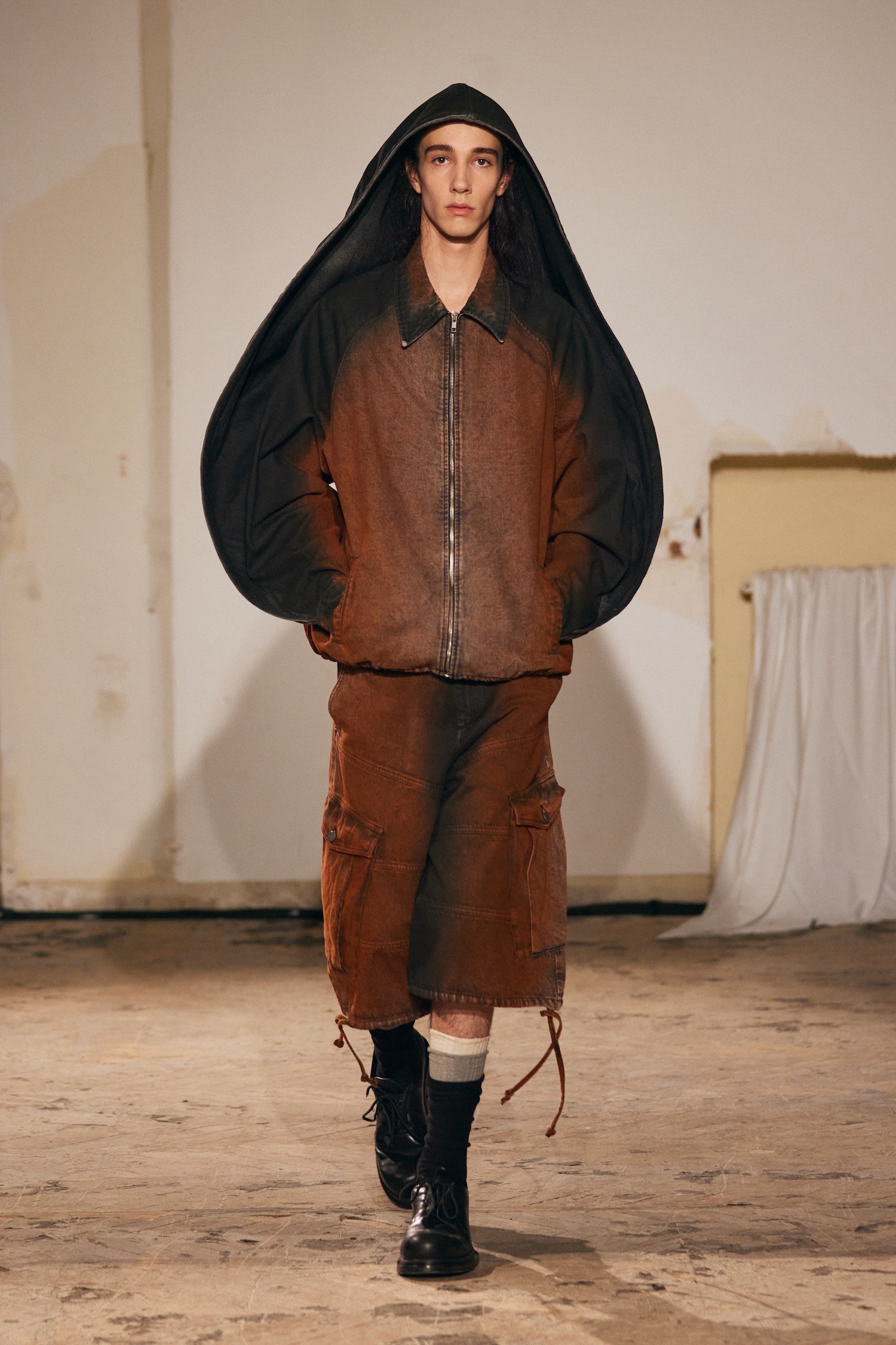 Egonlab_ss26_runway_press_look17