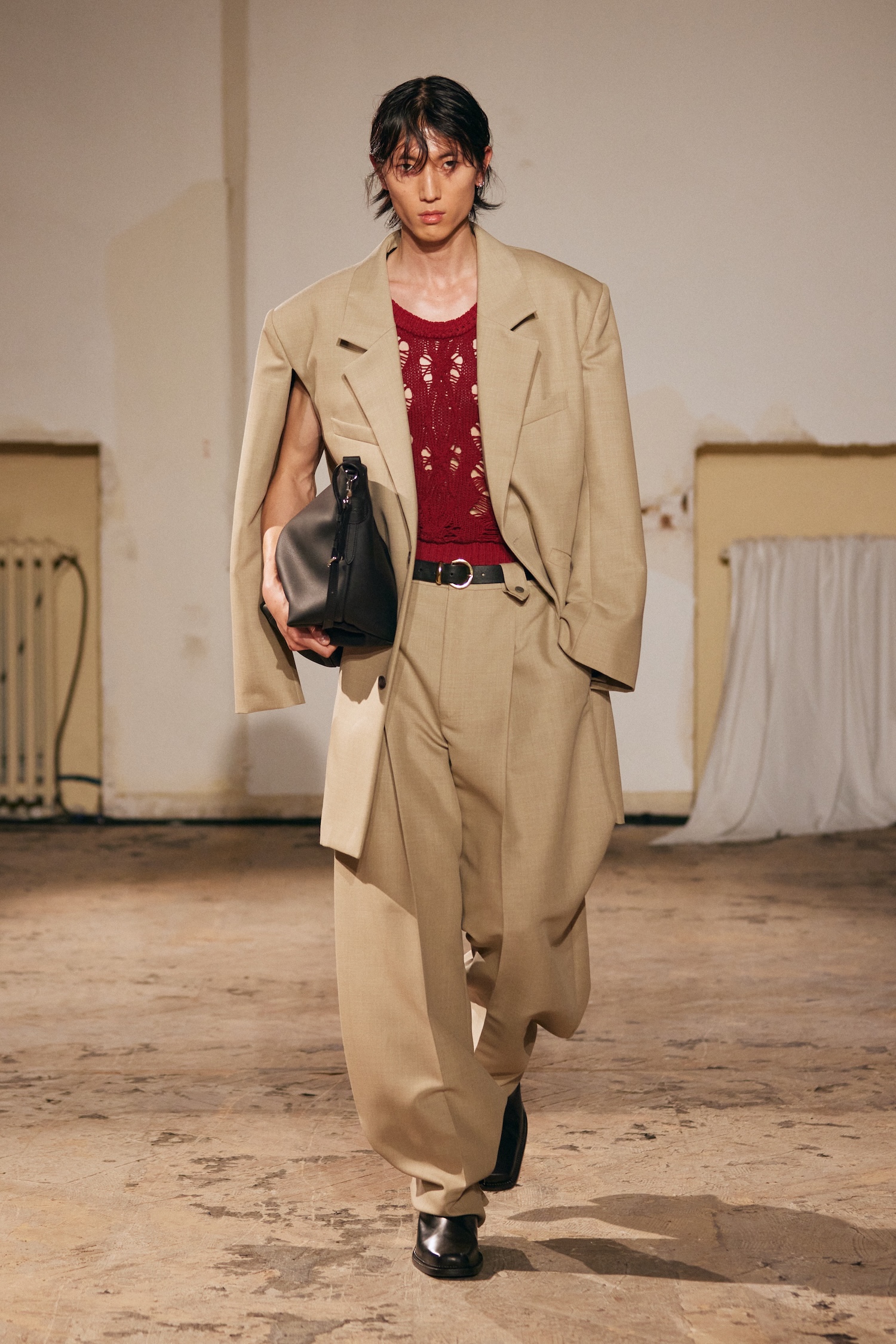 Egonlab_ss26_runway_press_look28