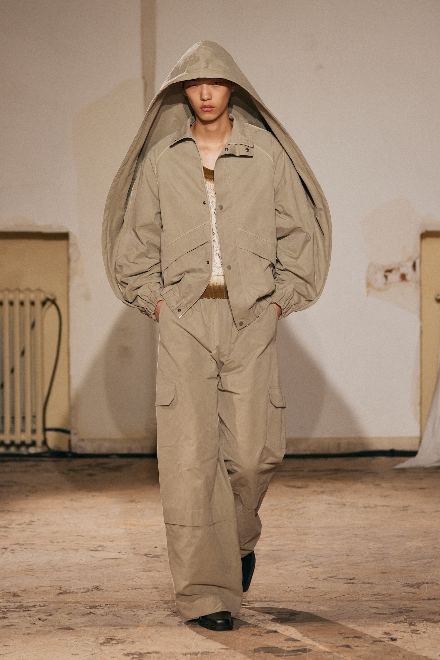 Egonlab_ss26_runway_press_look30