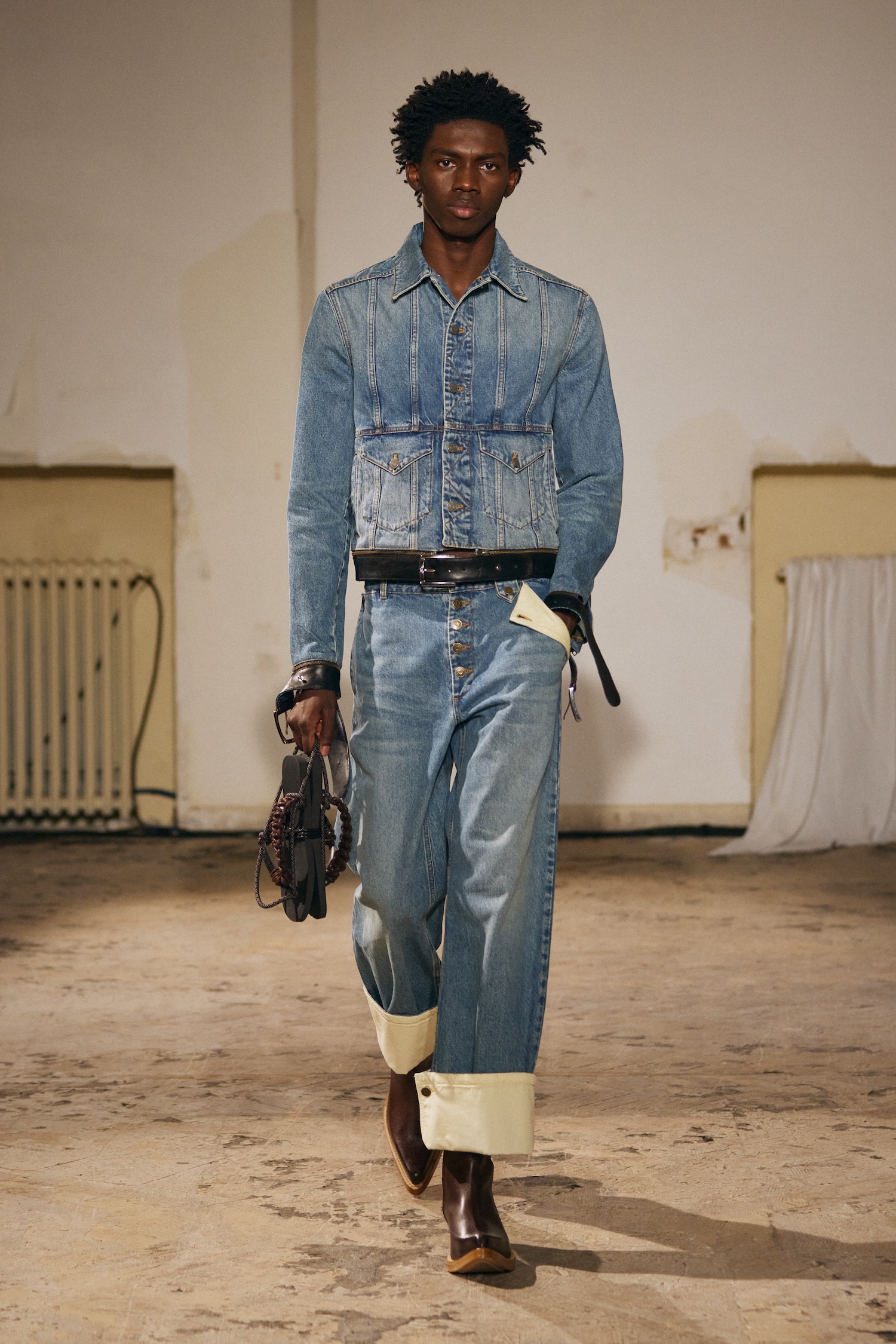 Egonlab_ss26_runway_press_look31