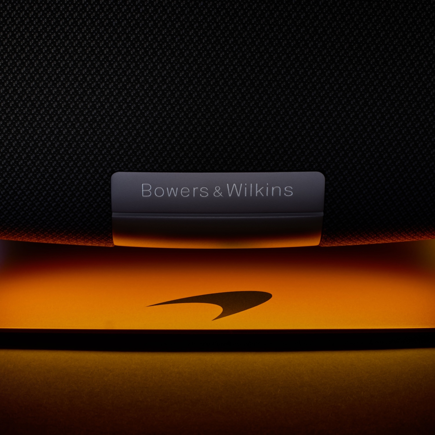 B&W – Zeppelin McLaren Edition Foot Detail Beauty 2 – 1×1