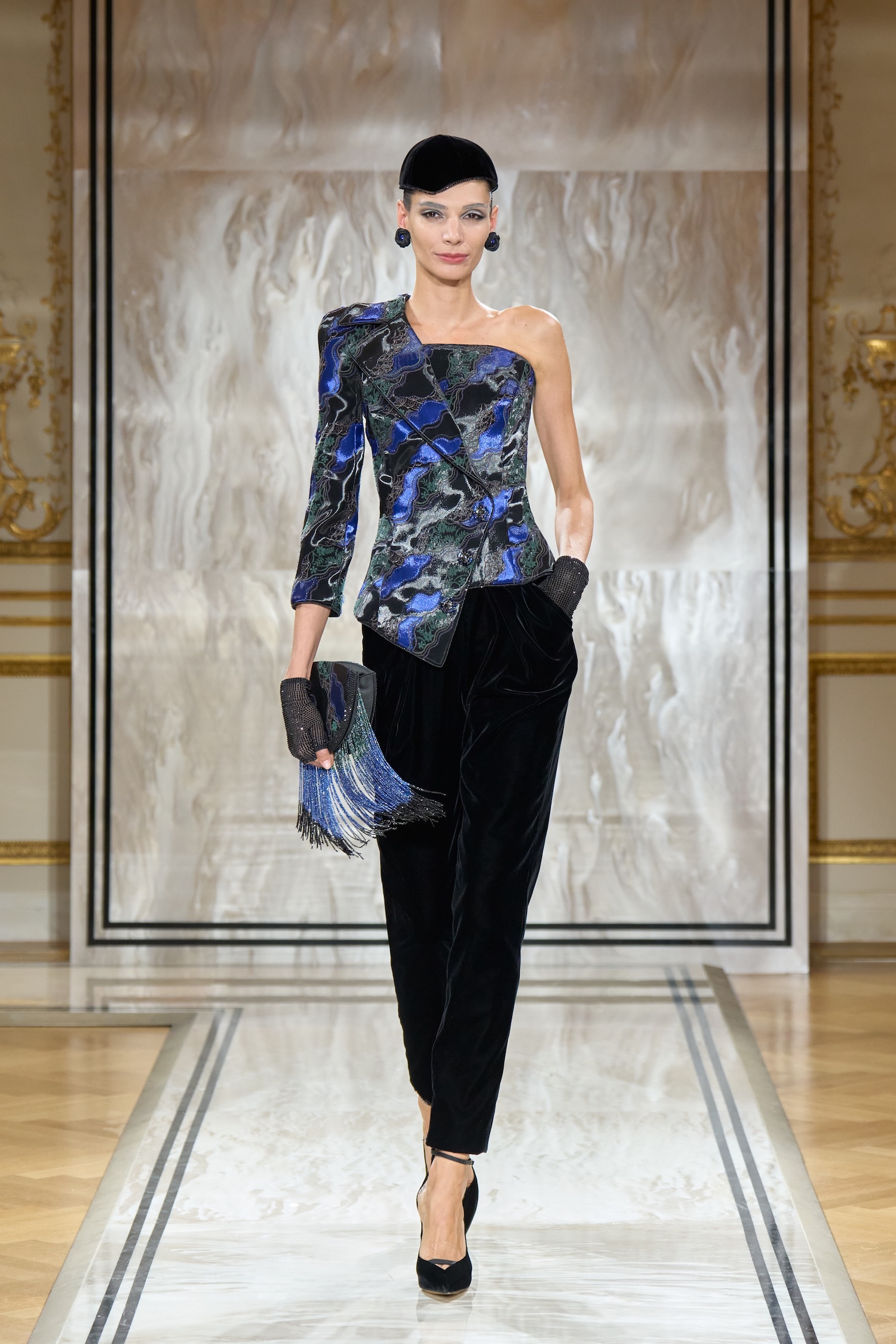 giorgio armani privé aw25 | noir séduisant | Schön! Magazine