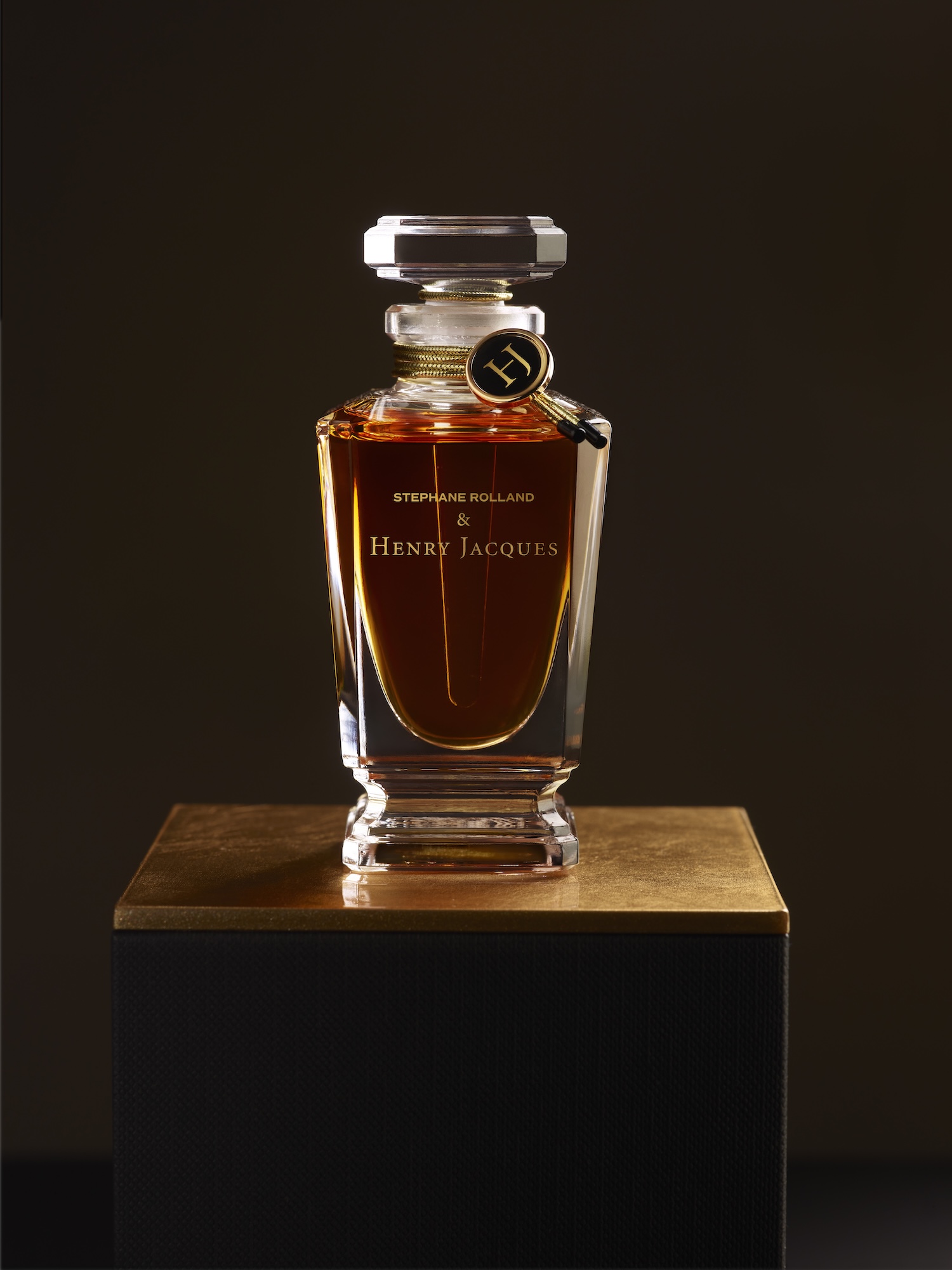 STEPHANE-ROLLAND-X-HJ_STILL-LIFE_ESSENCE_KV_04