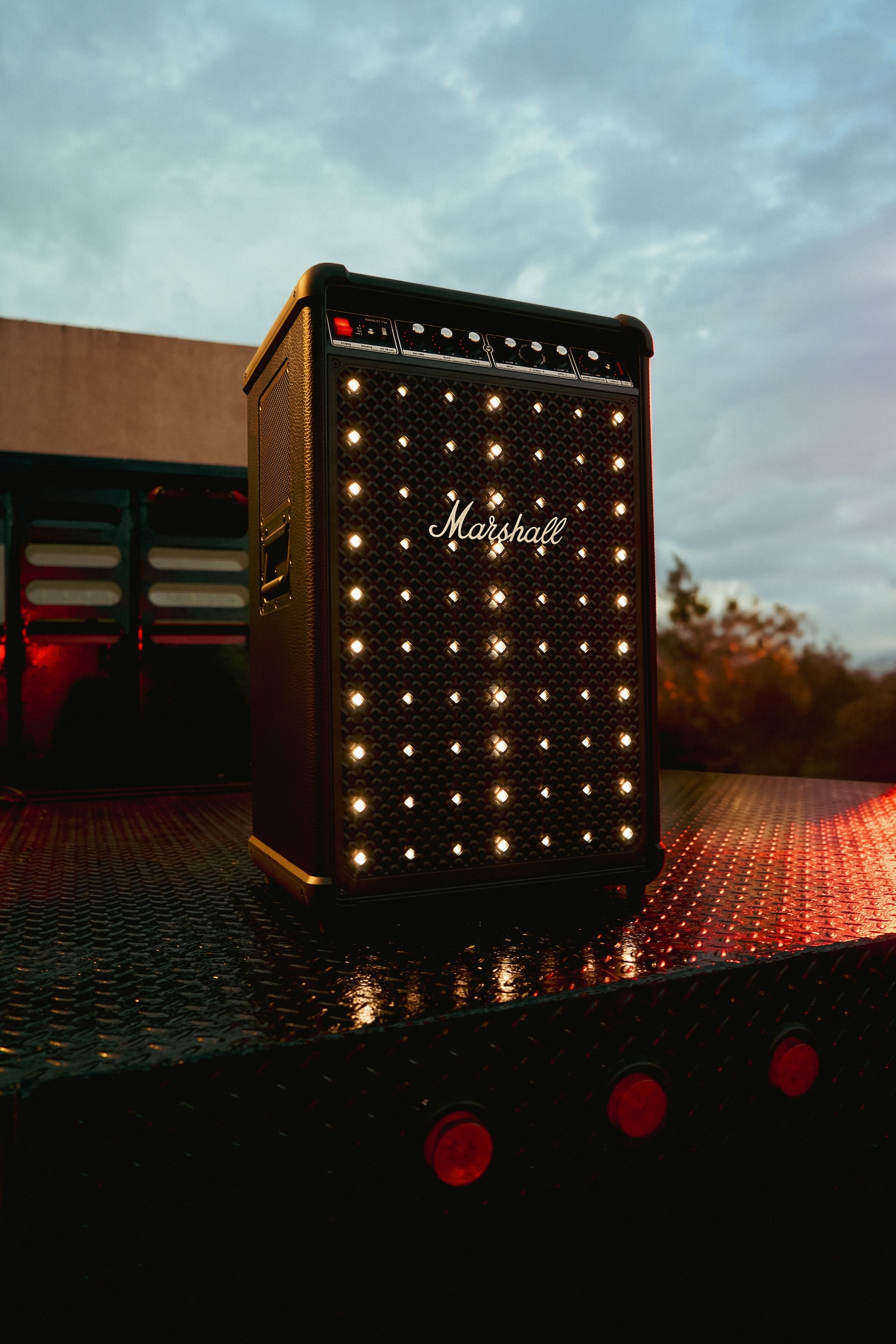 Marshall_C_black_Bromley750_999€6