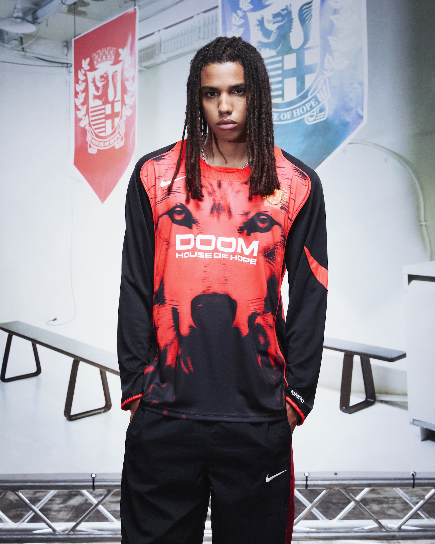 20082025_Nike_Anne Imhof_T90_01_Locker Room_0353R2 copy