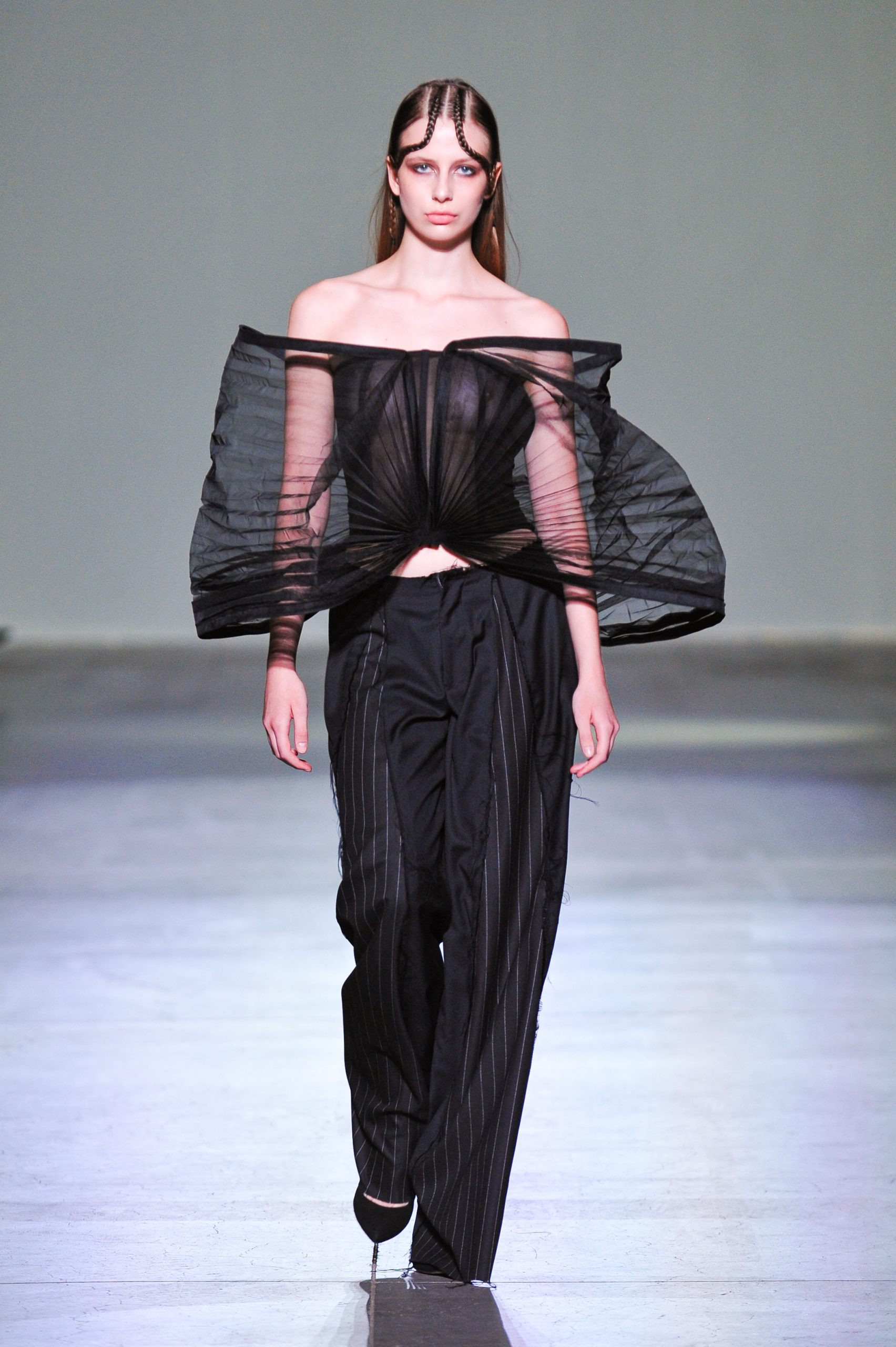 UFW_SS26_JJSQUEE_catwalk_credits_Volodymyr_Bosak-13