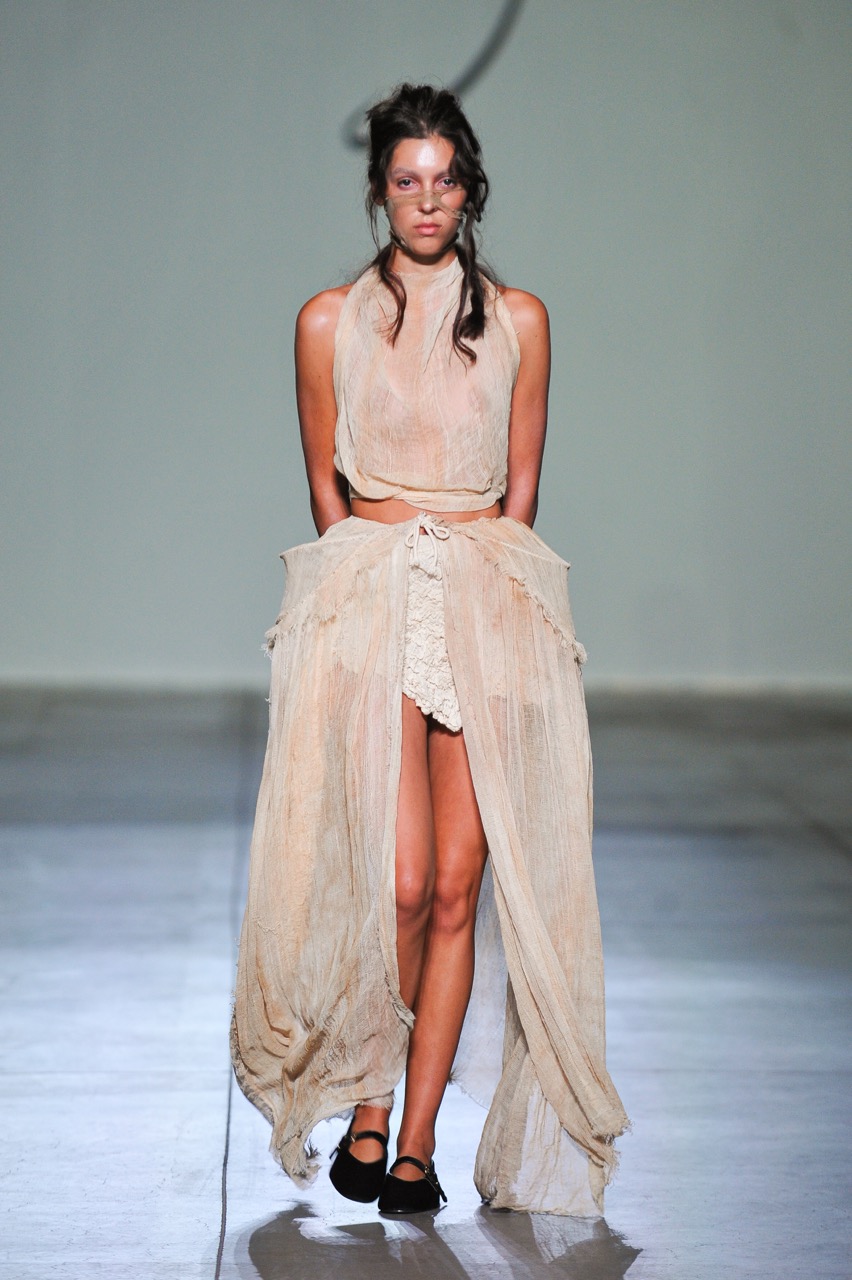 UFW_SS26_SOLOMIIAHRYNKIV_catwalk_credits_Volodymyr_Bosak-12 Large