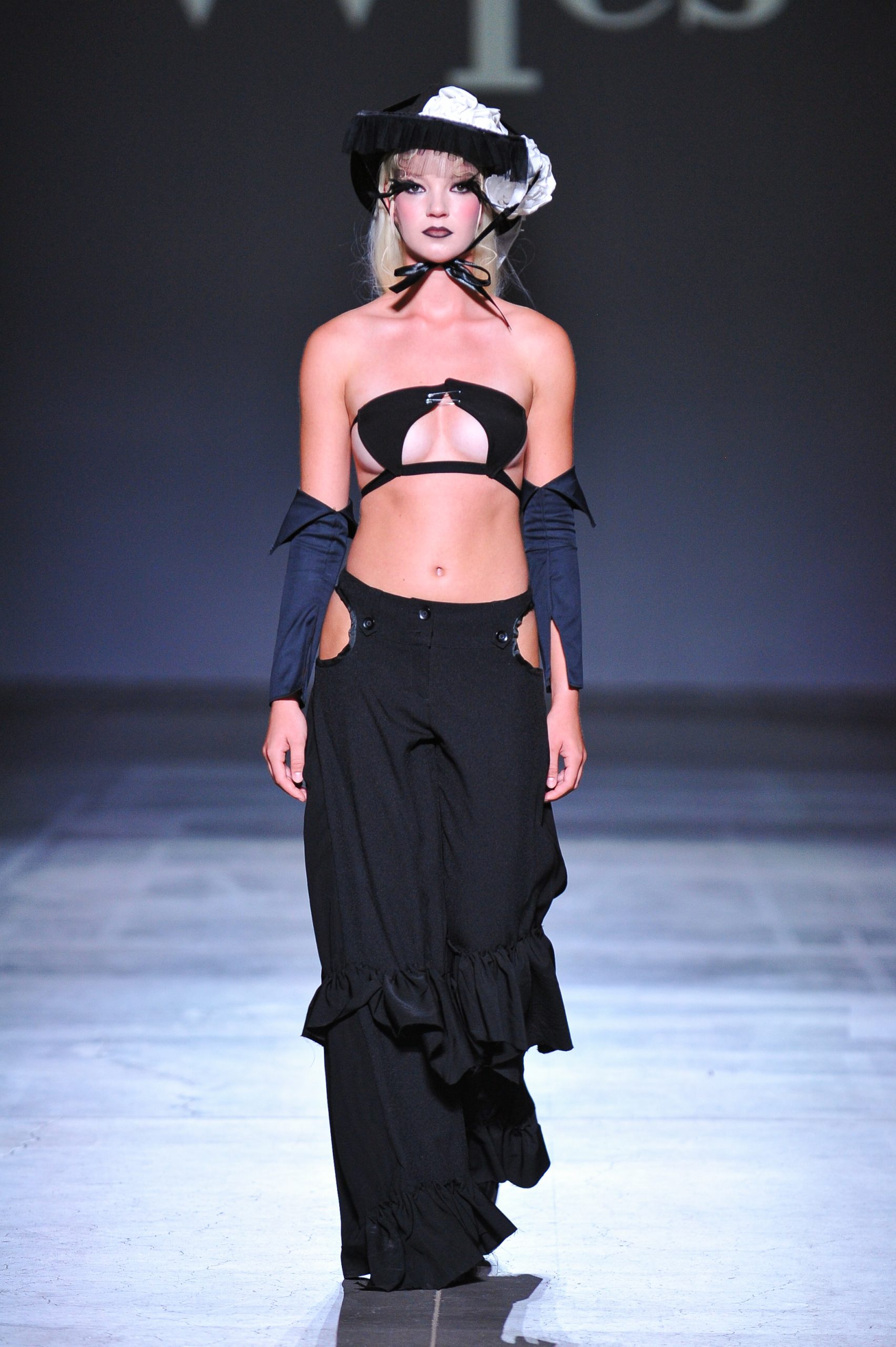 UFW_SS26_VVICS_catwalk_credits_Volodymyr_Bosak-5