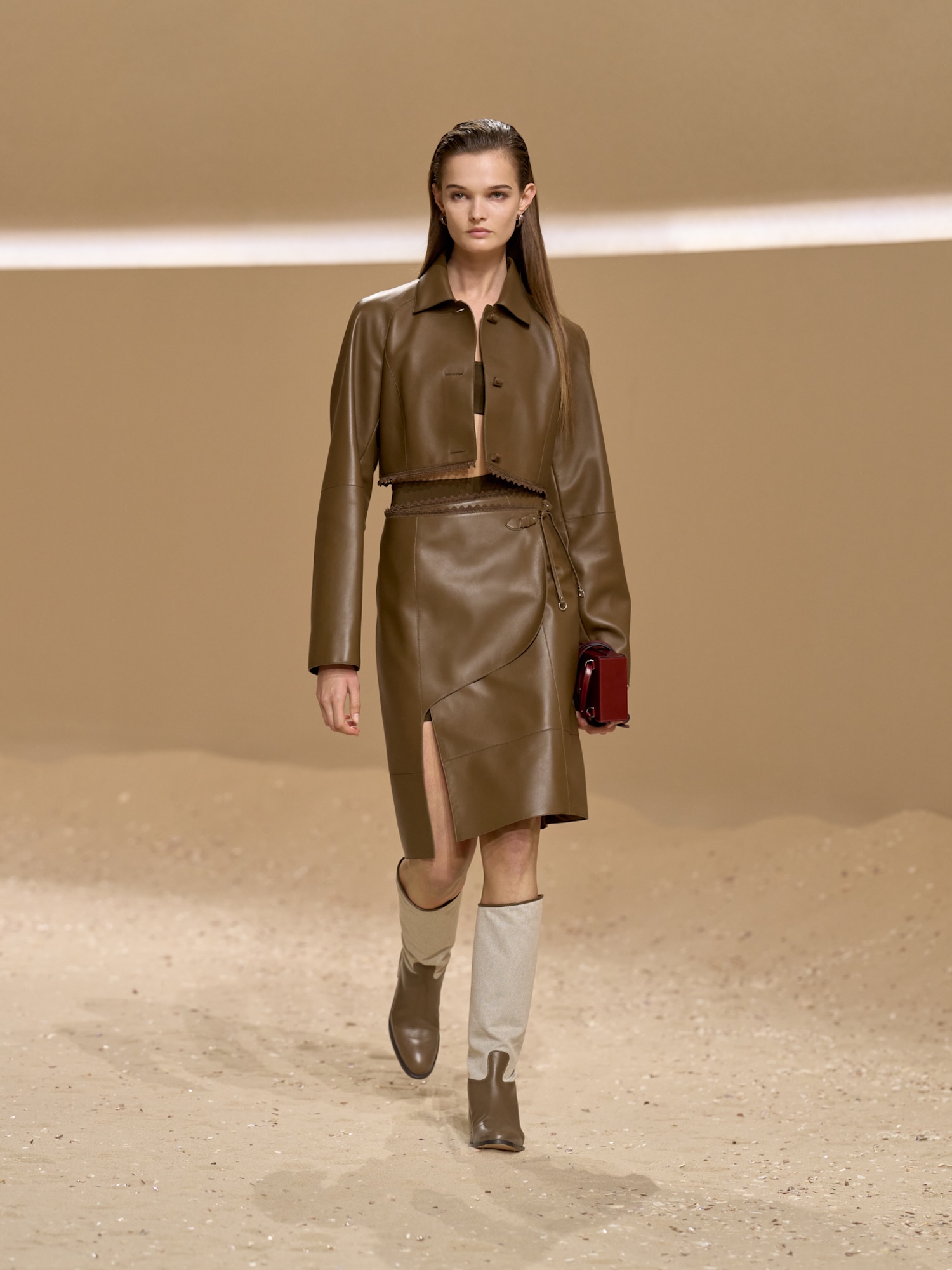 HERMES_WRTW_SS26_Runway_FilippoFior_03