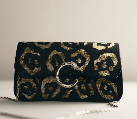 Panthère C de Cartier – mini chain bag Pearls_ CRL1002740© Mattia Parodi © Cartier_Rights End 31.10.26