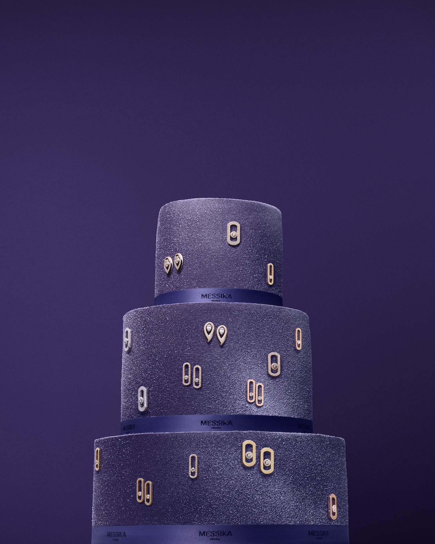 8 Messika – Seasonal Shoot – Holiday Season 2025 – Cake BO -Still Life – 4:5 © Isabelle Bonjean