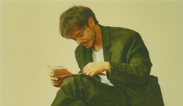 Schön! 49 | charlie heaton